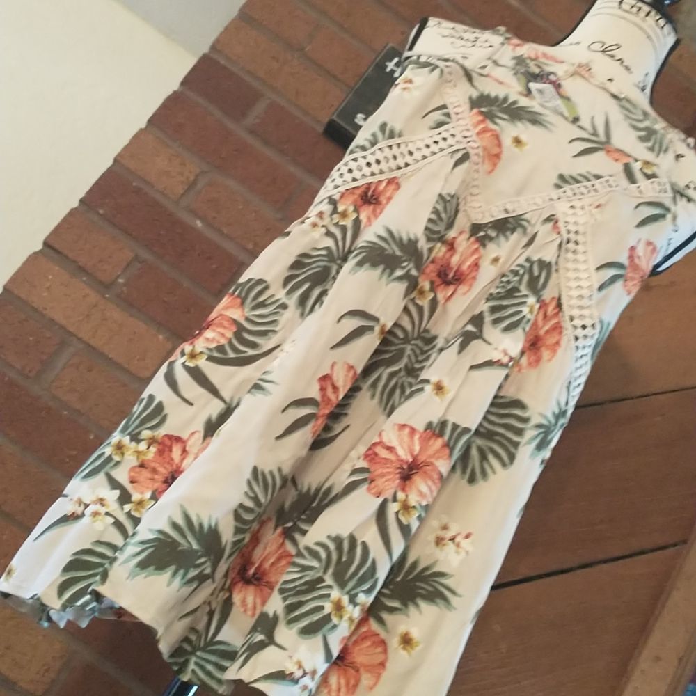 Miss me Girls Large Hibiscus Palm Leaf Print with Beige Background. New with Tag